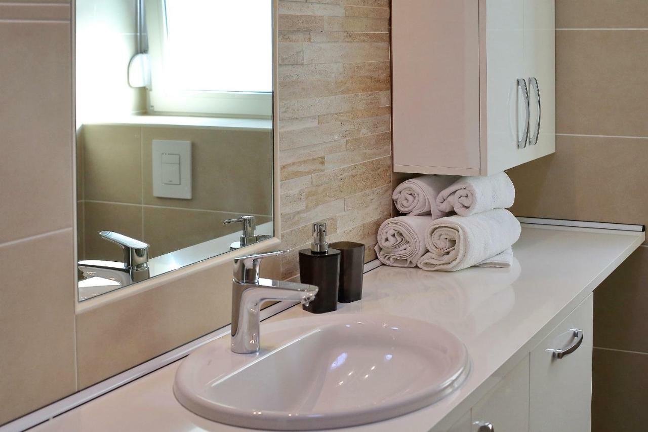 Luxury Apartments Sikiric_2 With Fantastic View On The Sea Бибине Екстериор снимка