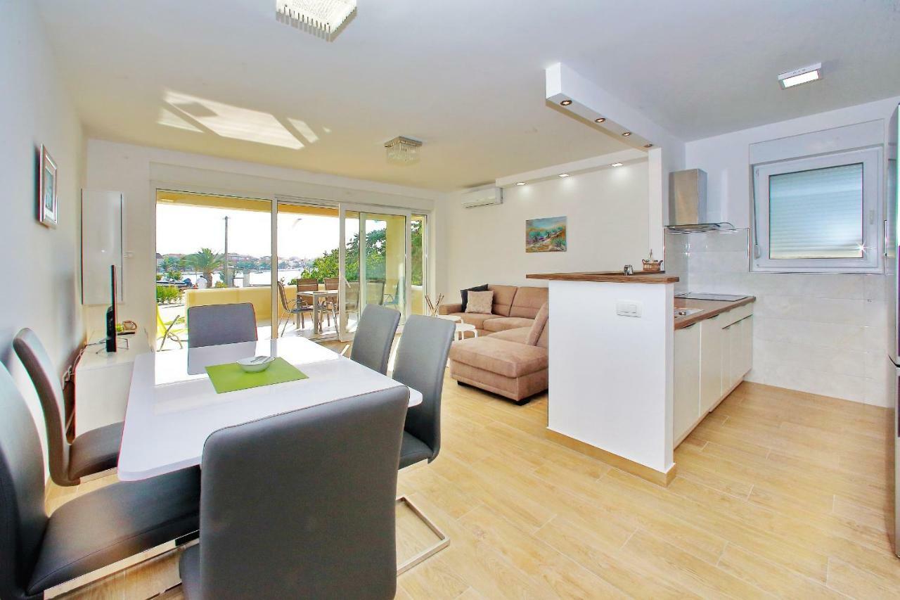 Luxury Apartments Sikiric_2 With Fantastic View On The Sea Бибине Екстериор снимка