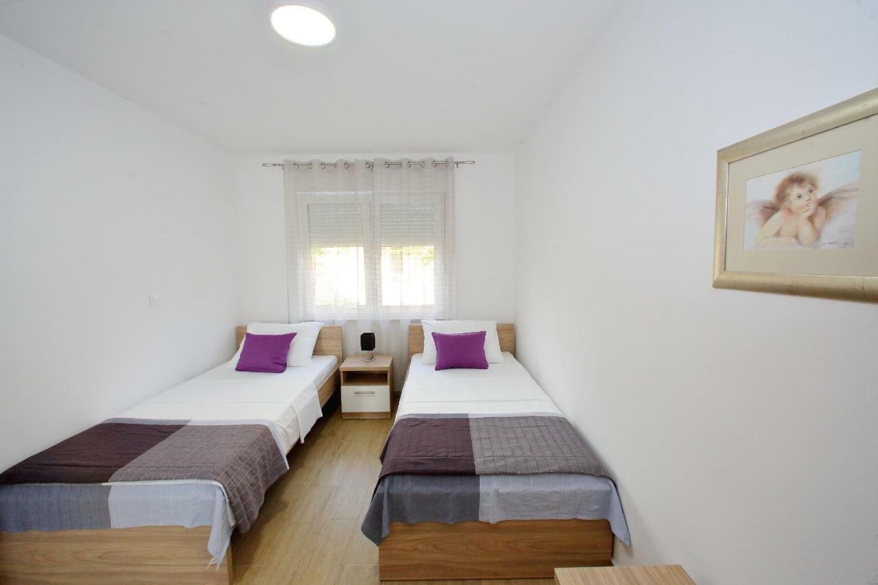 Luxury Apartments Sikiric_2 With Fantastic View On The Sea Бибине Екстериор снимка