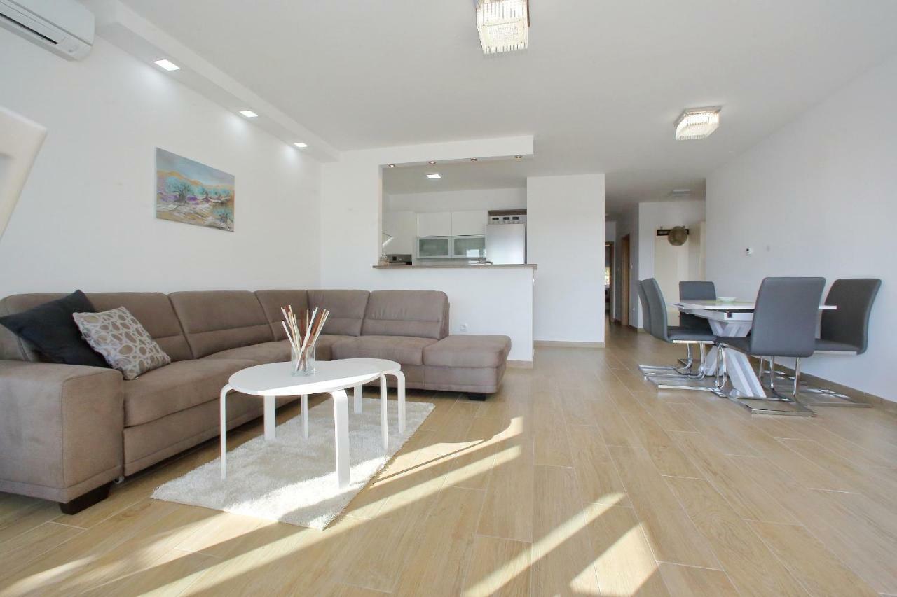 Luxury Apartments Sikiric_2 With Fantastic View On The Sea Бибине Екстериор снимка